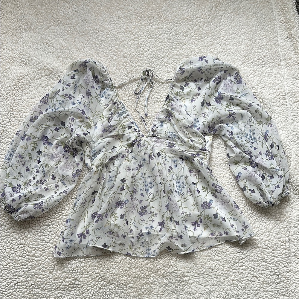 Express Floral Puff Sleeve Top - White and Purple Size S New NWT